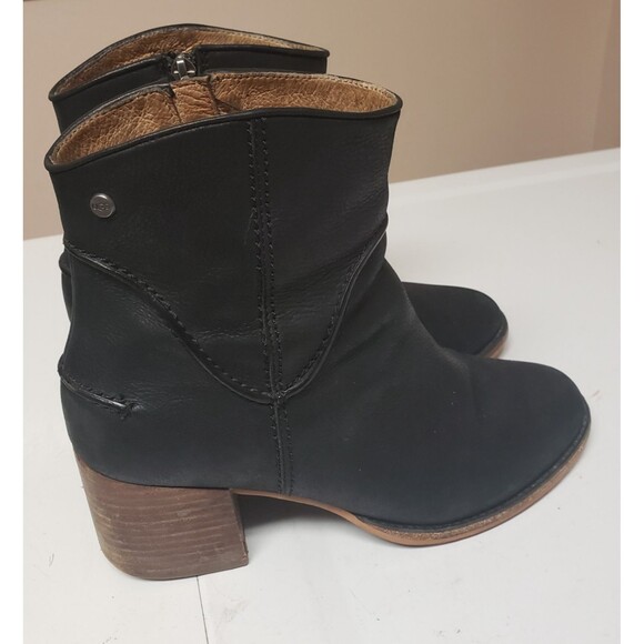 UGG Women’s Black Leather Chunky Heel Round Toe Ankle Boots Size 9 PO Good - Picture 6 of 11